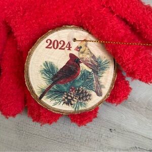 🔵 {3/$20} Holiday Gift Set - Fuzzy Gloves & Ornament